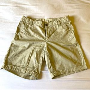 H&M L.O.G.G. Women Khaki Shorts Size 6
